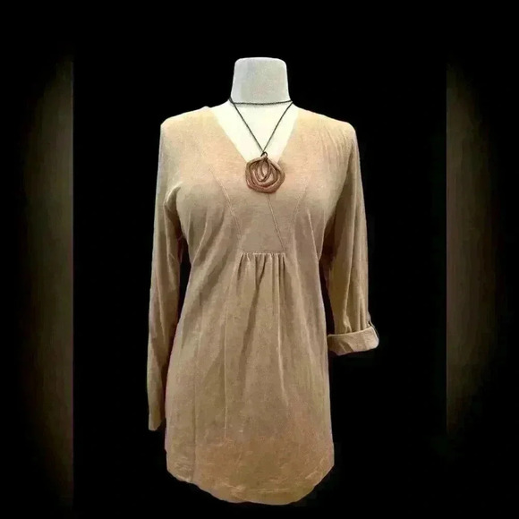 J.Jill Tops - J.JILL 100% cotton V -neck long sleeve women’s shirt in tan